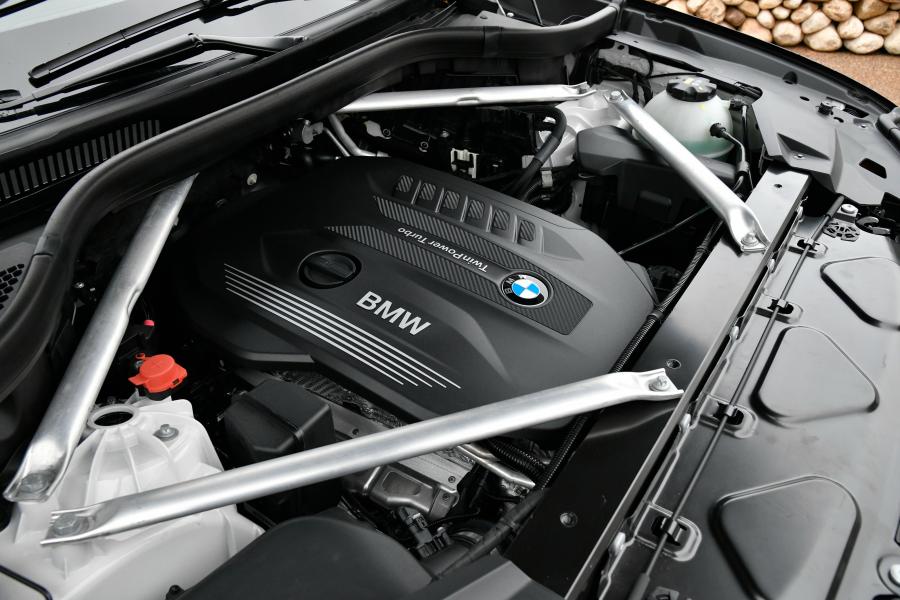 Моторный отсек BMW X5 xDrive30d xLine (G05) 2018 года  (WW) (фото 22 из 33)